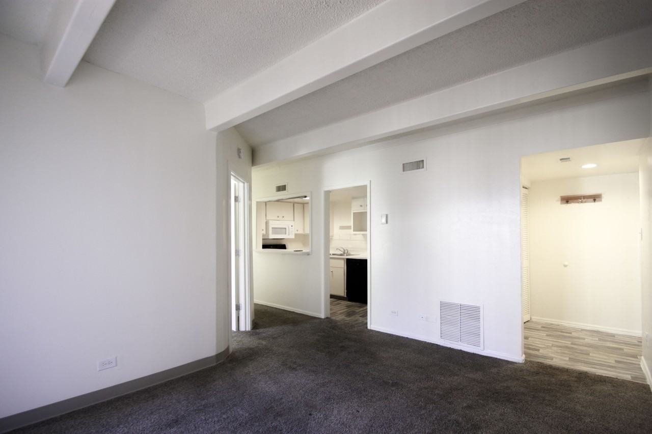 9995 E Harvard Ave - Photo 2 of 9