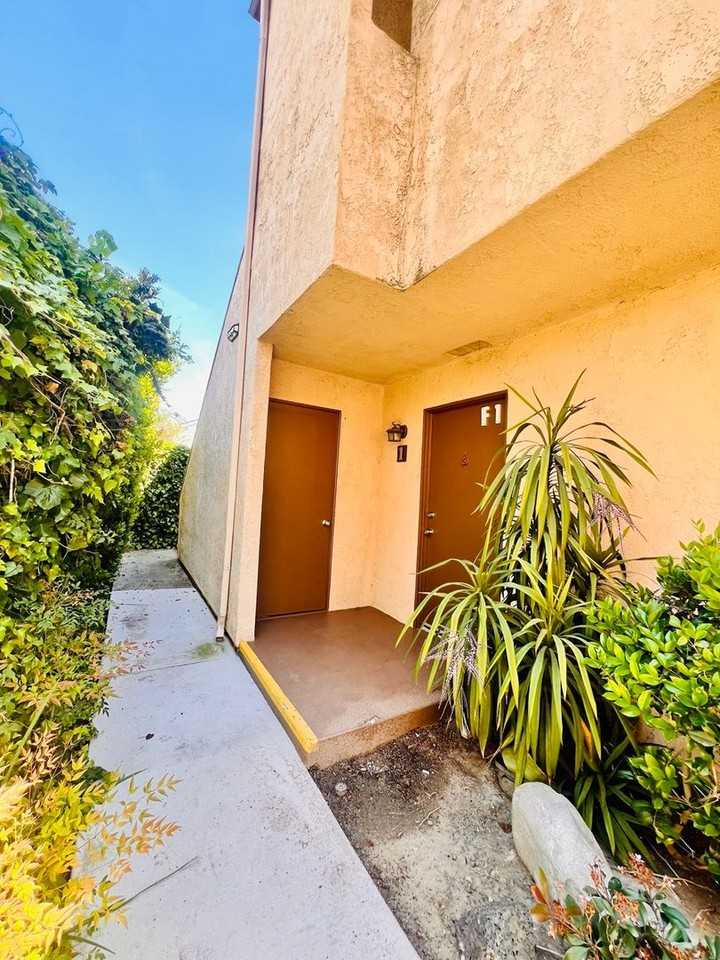 393 Hamilton St #F1 - Photo 2 of 35