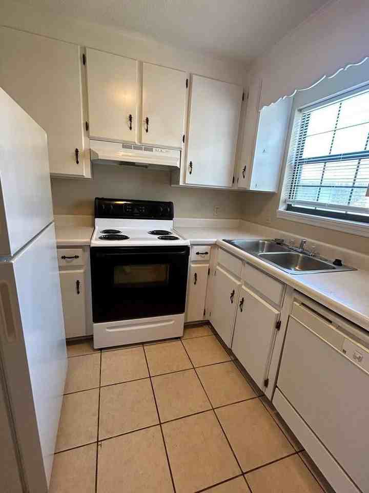 357 Elba Highway - Photo 4 of 10