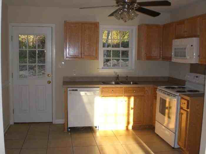 473 Pharr Dr Sw - Photo 3 of 4