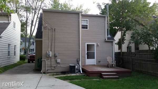 2202 Ridgemont Rd - Photo 2 of 19