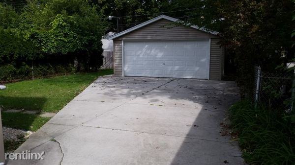 2202 Ridgemont Rd - Photo 3 of 19