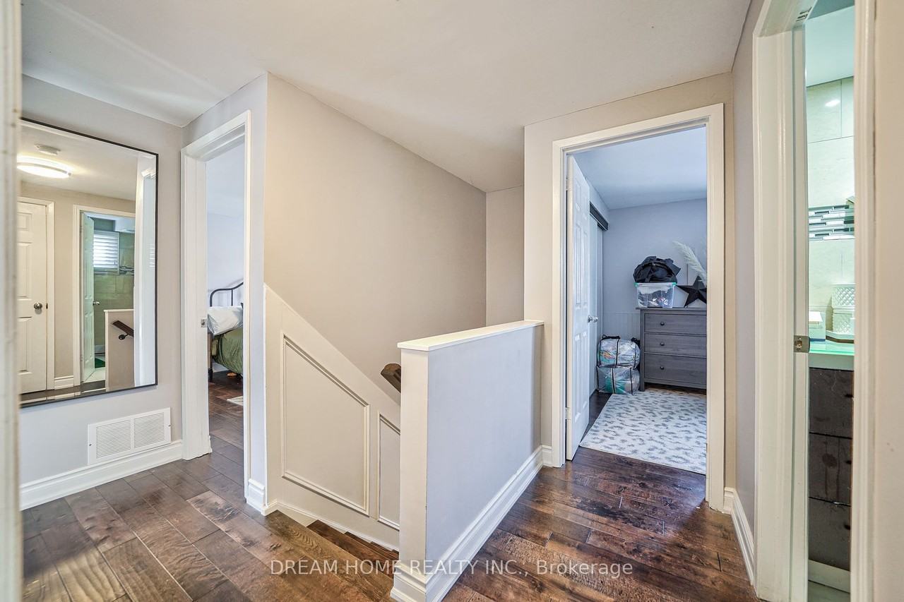 417 Borden Avenue - Photo 2 of 16