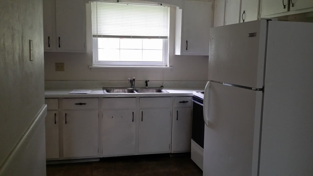 707 Demaret - Photo 3 of 6