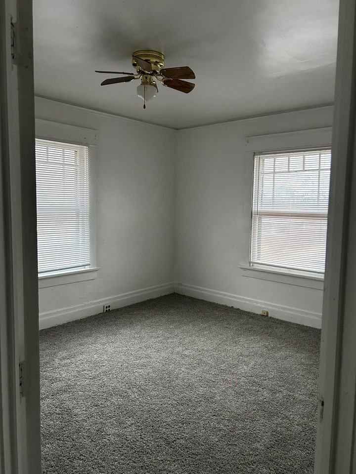 2053 S 5th St - Photo 3 of 20