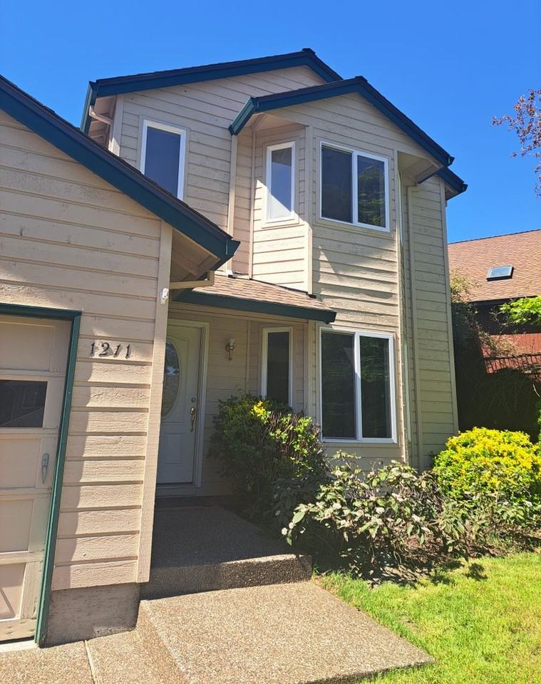 1211 Nw Weybridge Way - Photo 3 of 29