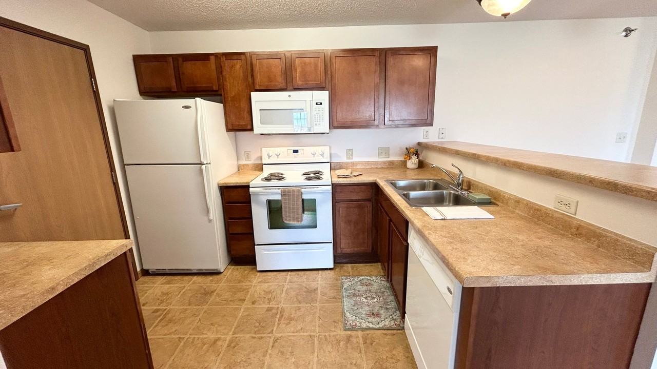 Prairie Sky Apartments - Photo 4 of 30