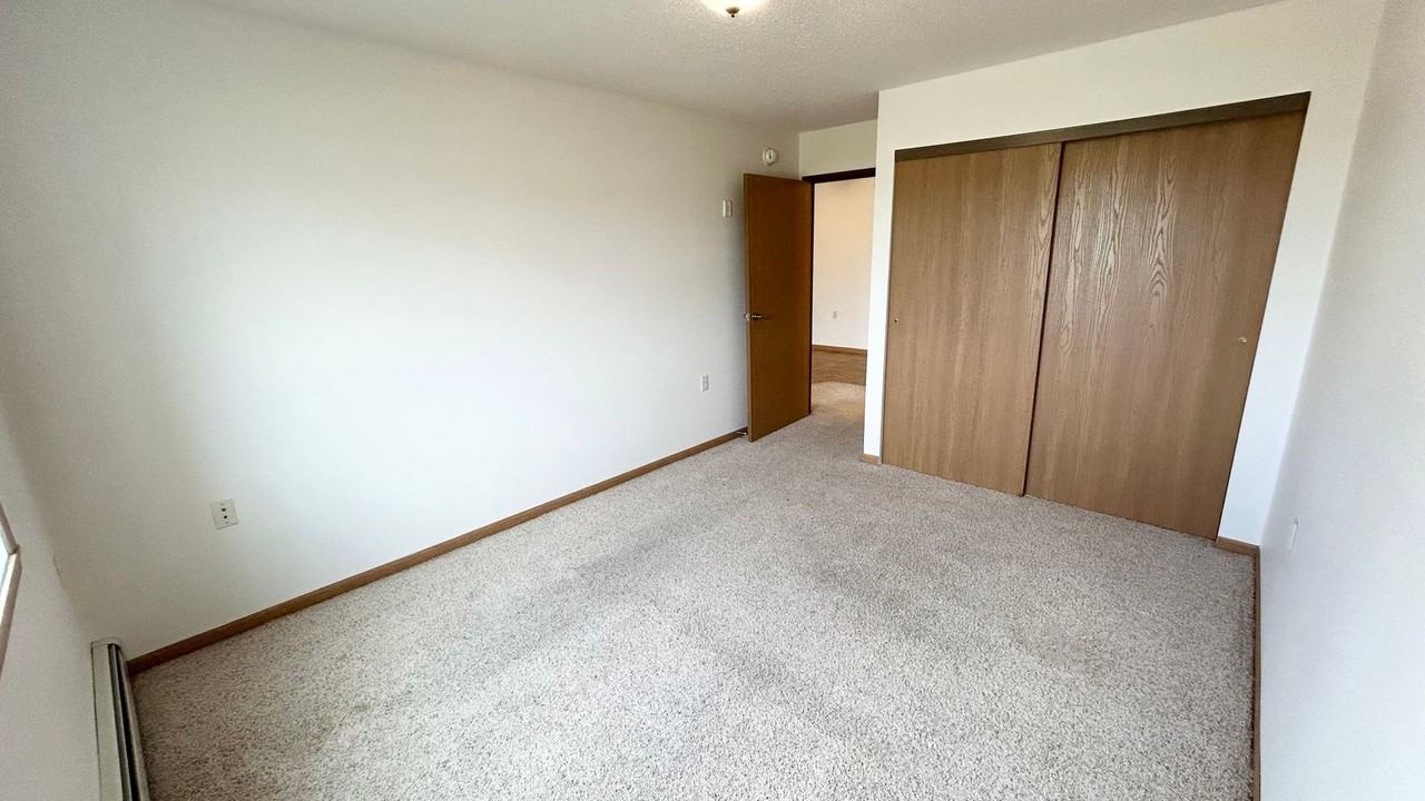 Prairie Sky Apartments - Photo 5 of 30