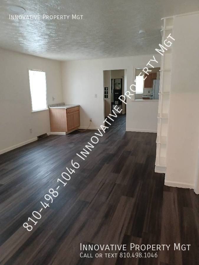 3274 Alpena St - Photo 3 of 19