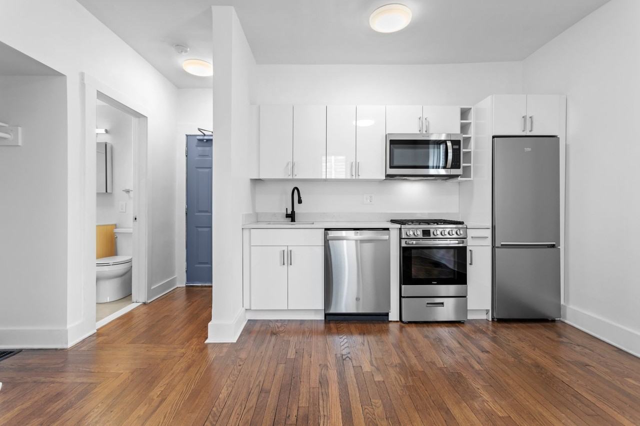 833 Whalley Ave - Photo 2 of 24