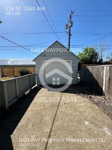 535 Se 52nd Ave - Photo 3 of 41