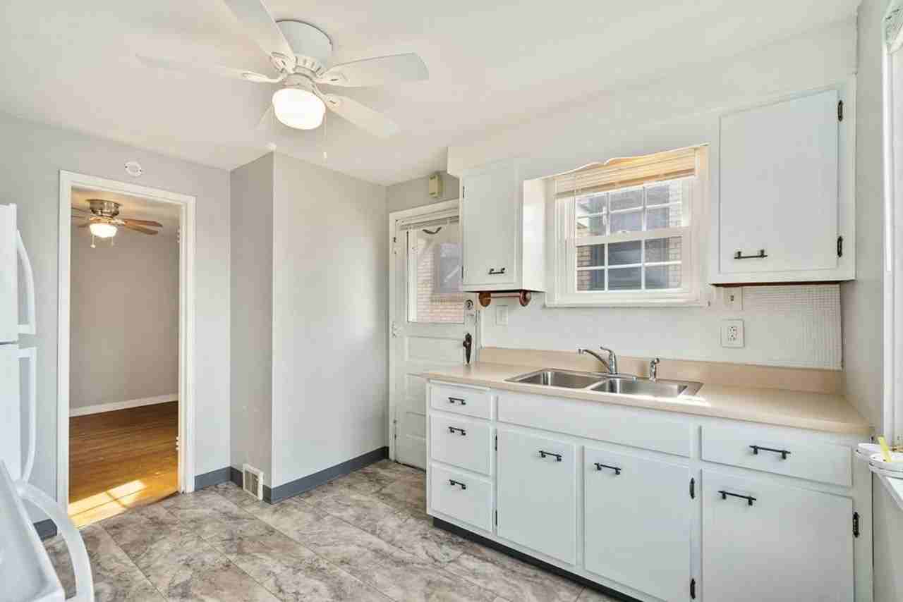 228 Highland Ave - Photo 5 of 17