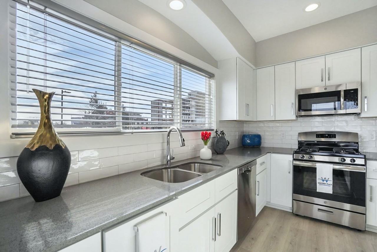 259 W Western Ave - Photo 5 of 23