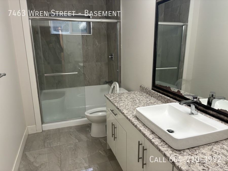 7463 Wren St BS, Mission, BC V2V 3B7 1 Bedroom Apartment for 1,295