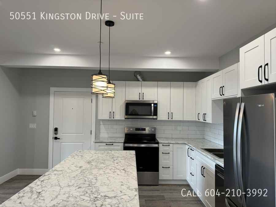 50551 Kingston Dr - Photo 2 of 15