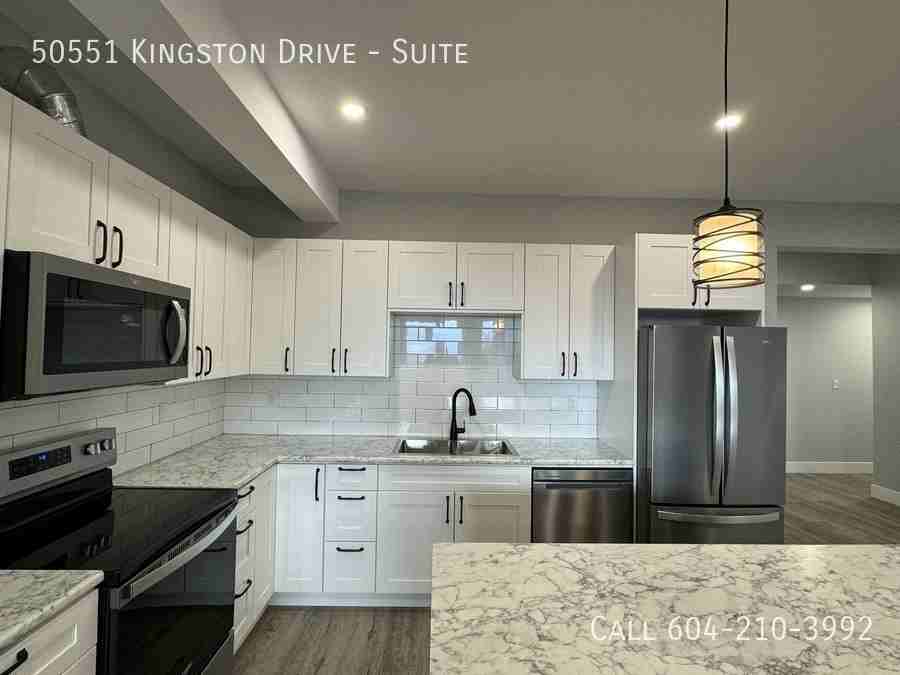 50551 Kingston Dr - Photo 3 of 15