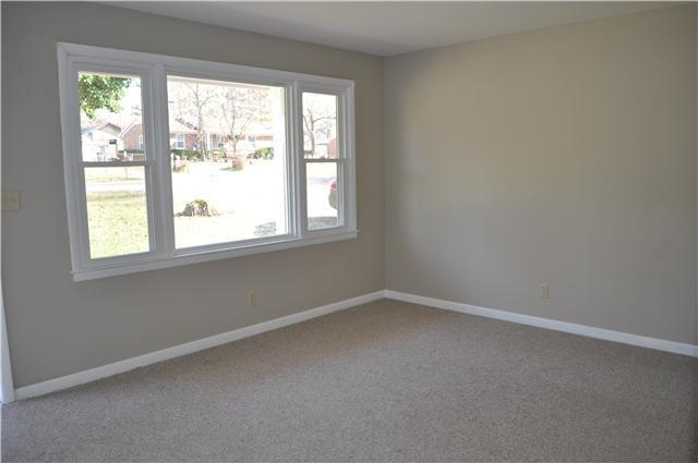 115 Oak Park Dr - Photo 2 of 7