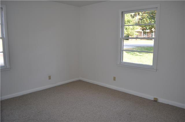 115 Oak Park Dr - Photo 4 of 7