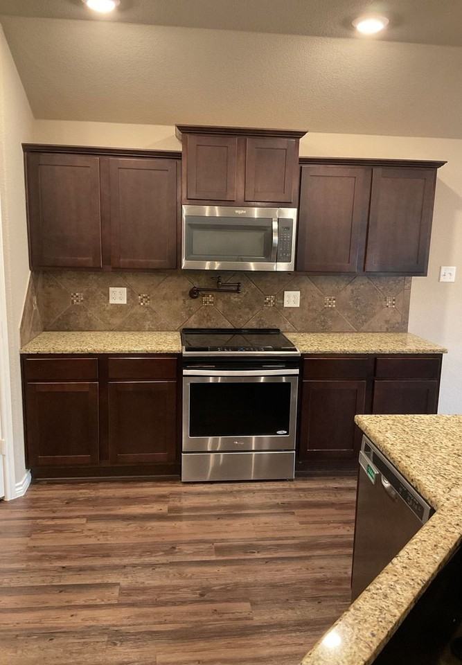 4509 Colonel Dr - Photo 2 of 31