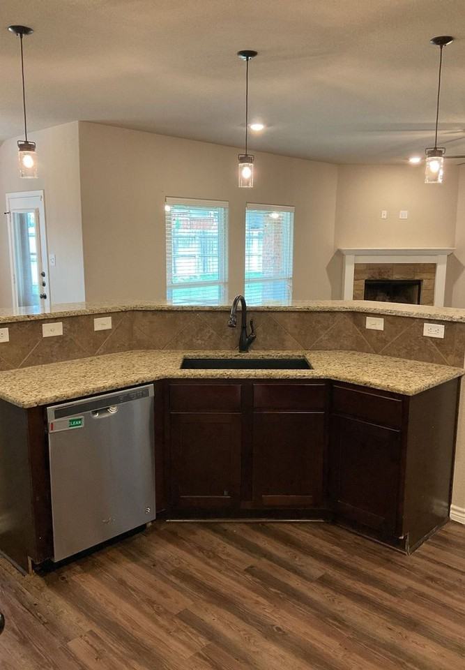 4509 Colonel Dr - Photo 4 of 31