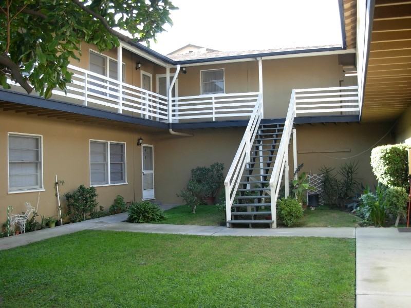 302 South Broadway #O2 - Photo 6 of 9