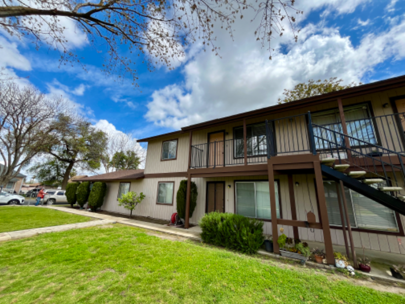 475 N White St D, Hanford, CA 93230 2 Bedroom Apartment for 1,200
