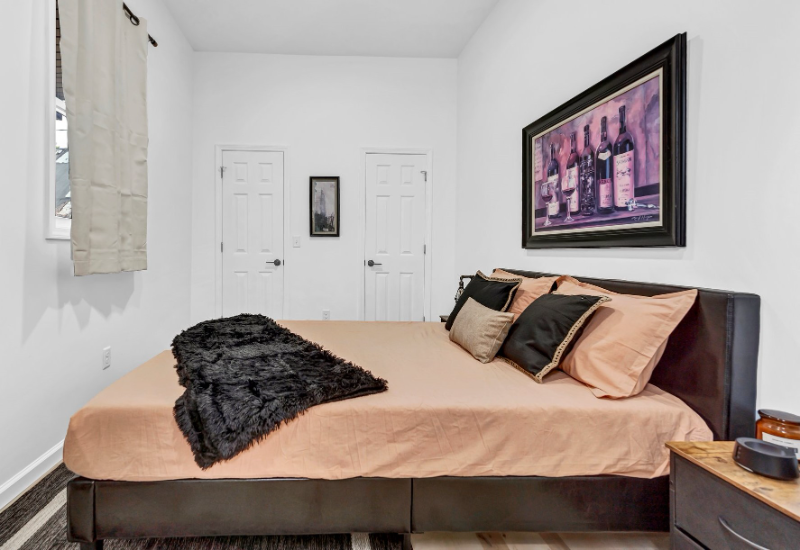 574 Niagara St #1 - Photo 2 of 25