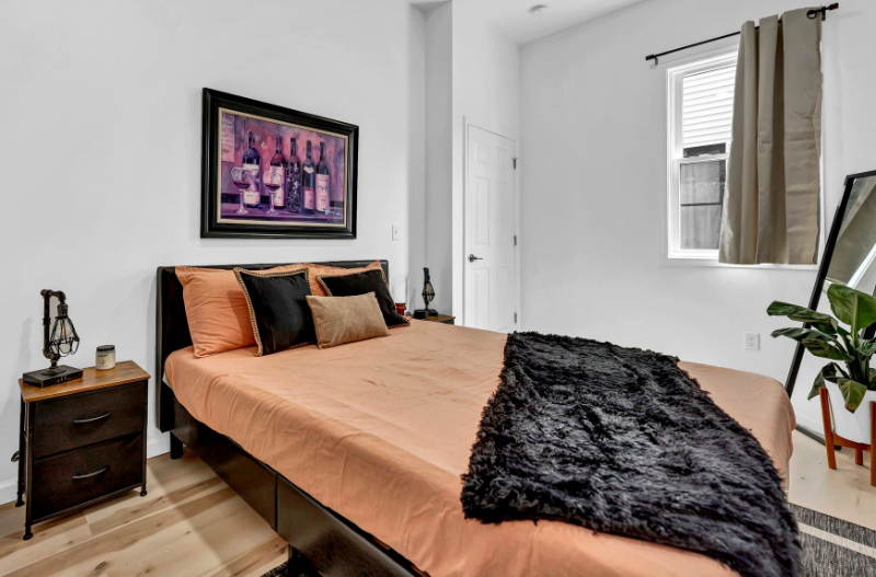 574 Niagara St #1 - Photo 3 of 25