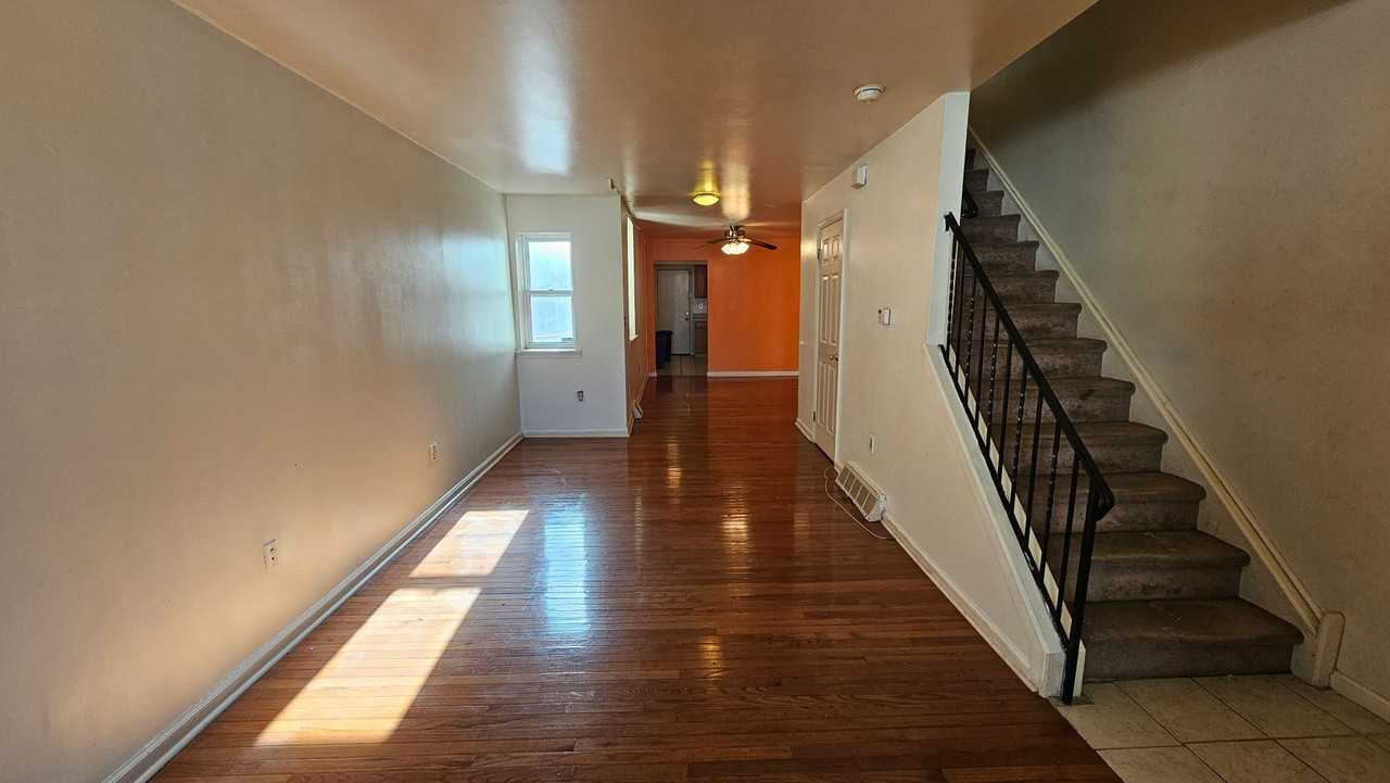 5166 Viola St - Photo 3 of 13