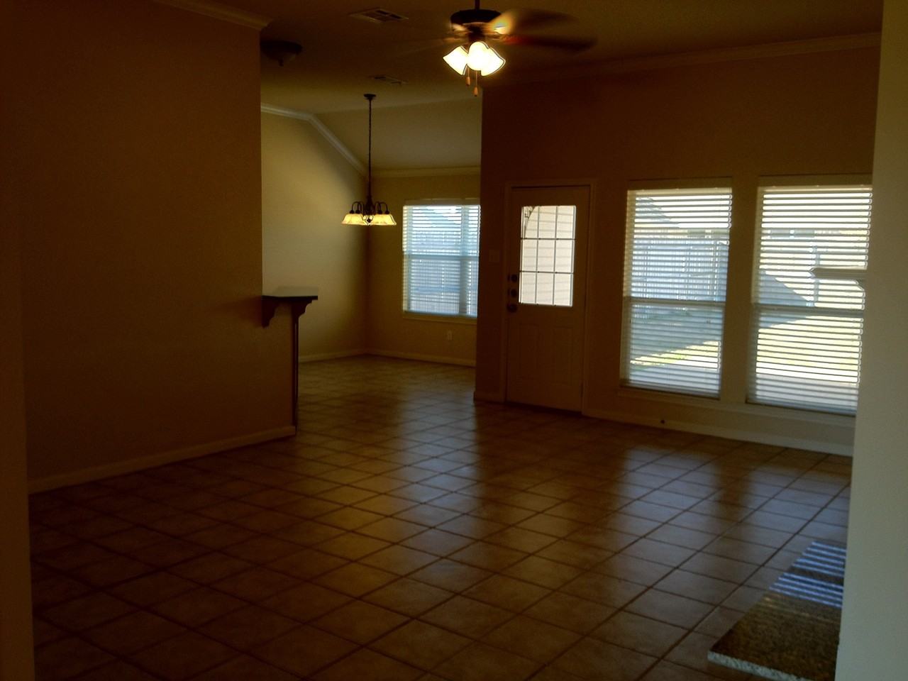 1213 Phoenix - Photo 2 of 9