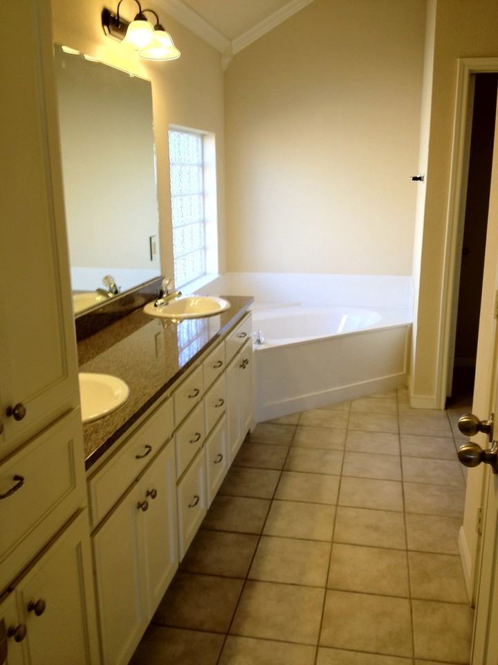 1213 Phoenix - Photo 6 of 9