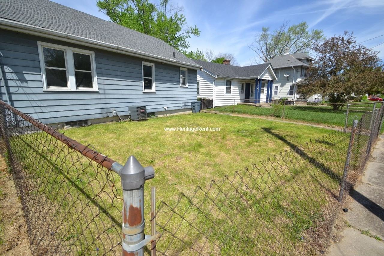 1894 E Galbraith Rd - Photo 2 of 12
