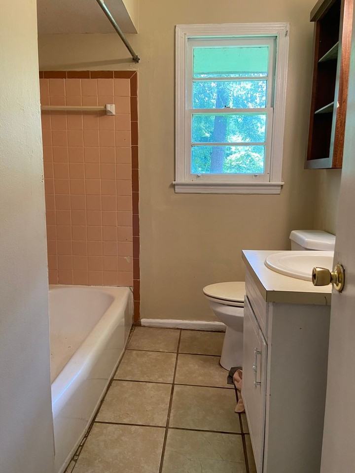 4816 Wellborn Dr - Photo 4 of 12