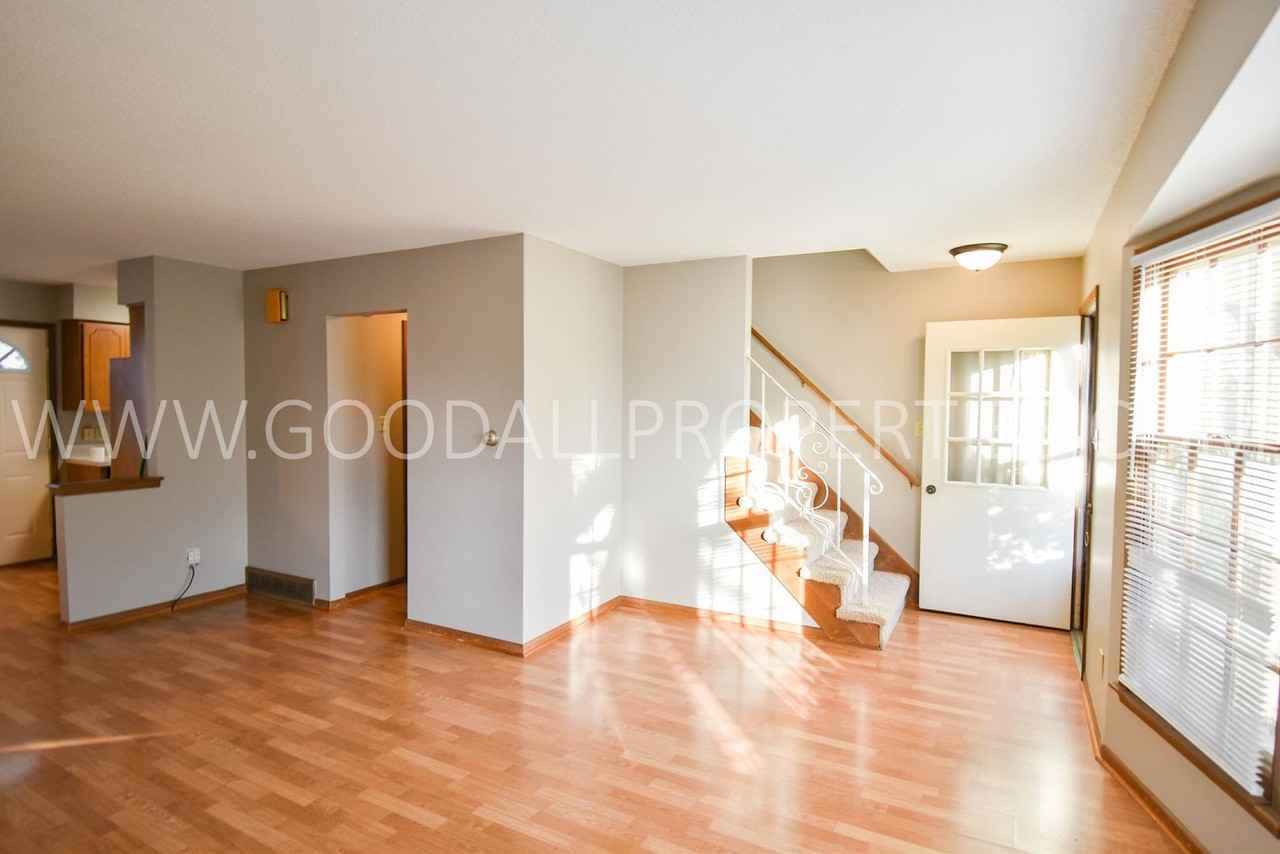 7105 Forest Ct - Photo 2 of 17