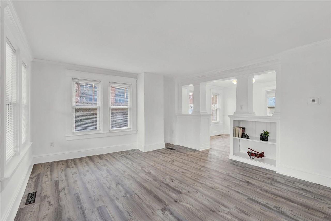 1029 W Locust St - Photo 3 of 16