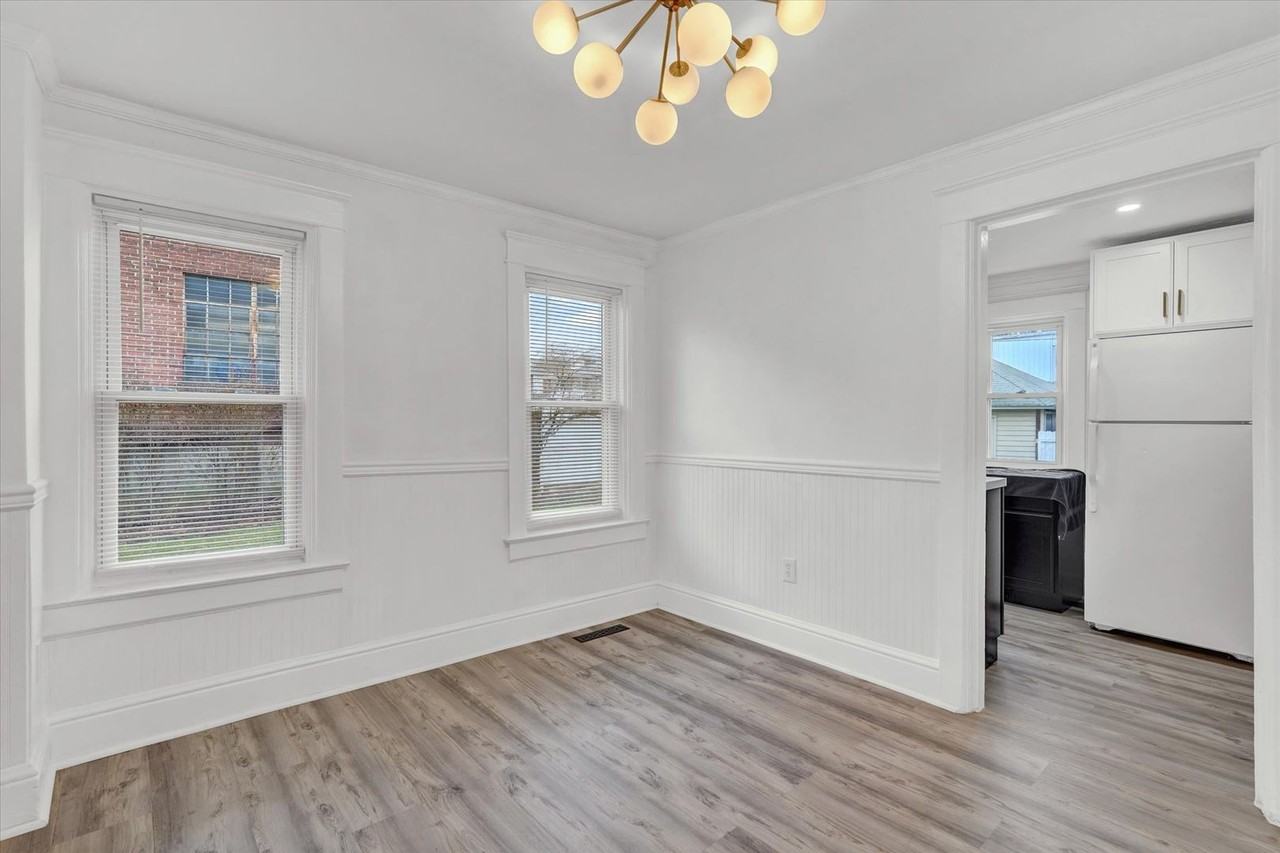 1029 W Locust St - Photo 4 of 16