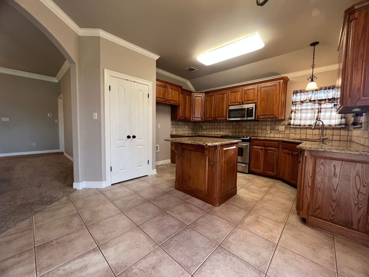 548 Fox Cv - Photo 2 of 16