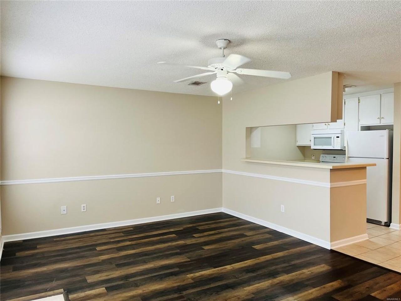 116 N Springview Dr - Photo 3 of 12