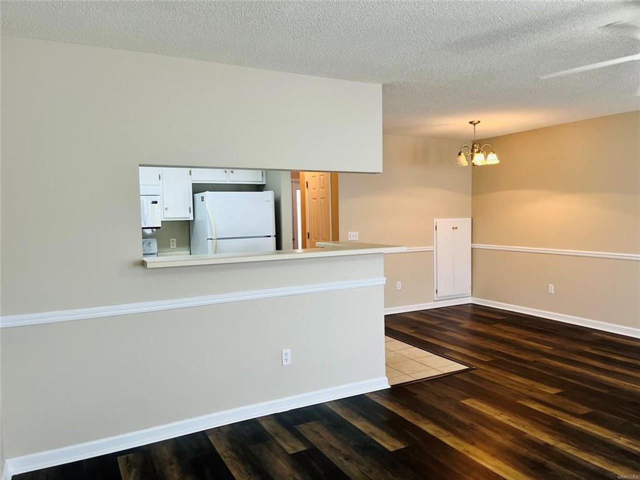 116 N Springview Dr - Photo 4 of 12