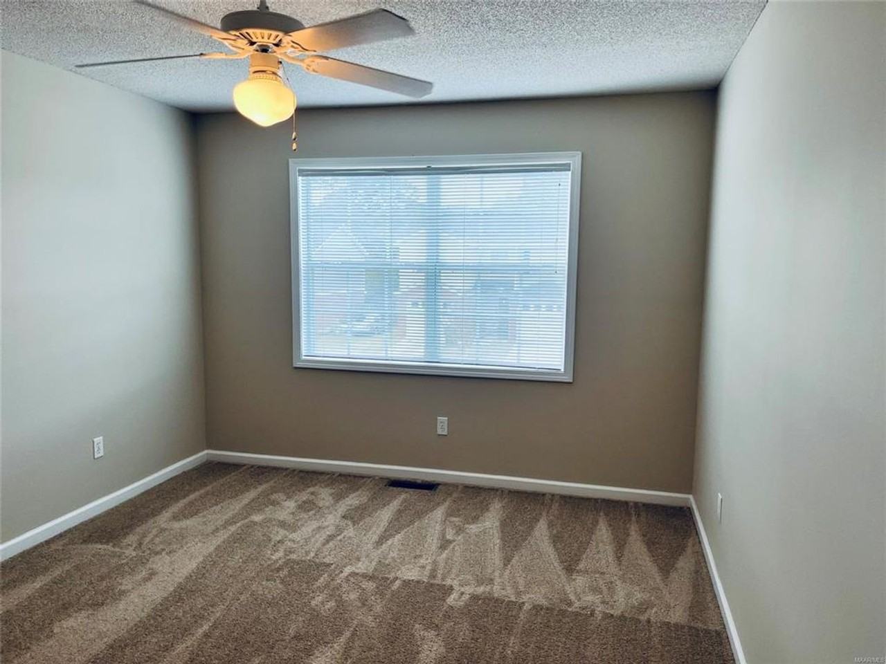 116 N Springview Dr - Photo 7 of 12