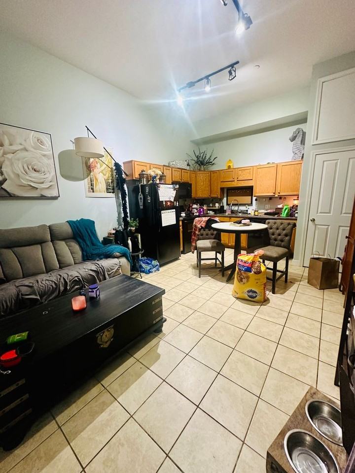 2500 P St - Photo 2 of 16