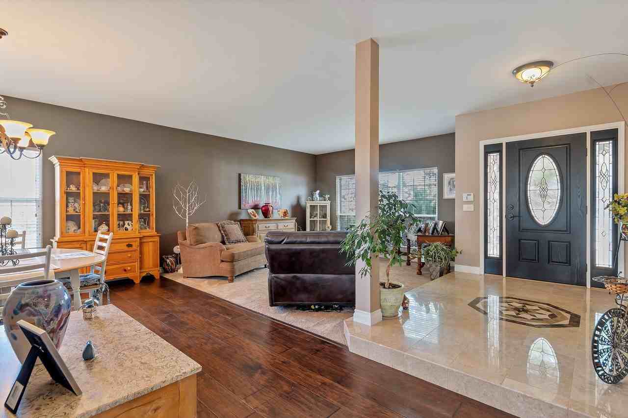 326 Clare Dr - Photo 3 of 18