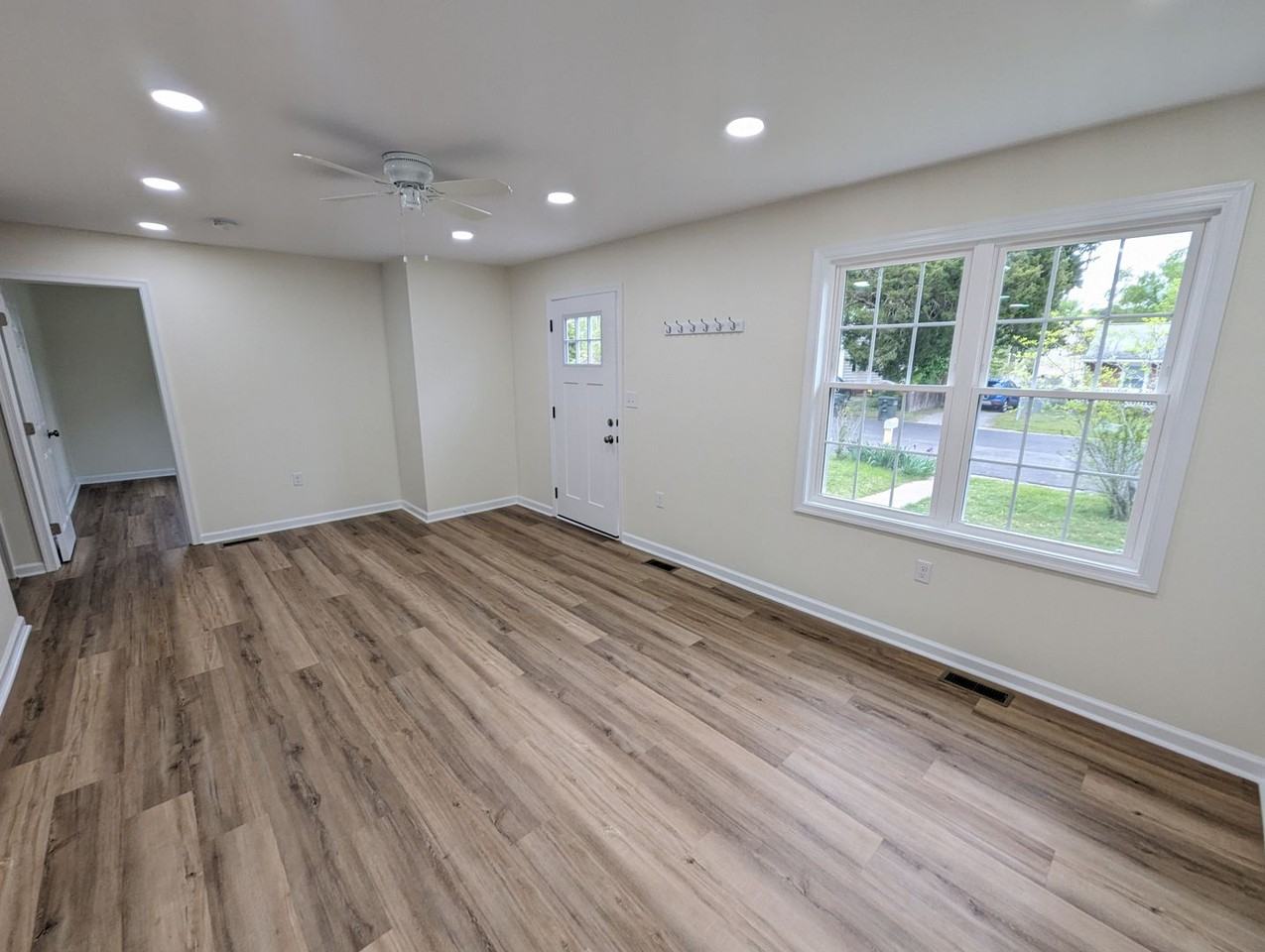 118 Nelson Dr - Photo 3 of 13