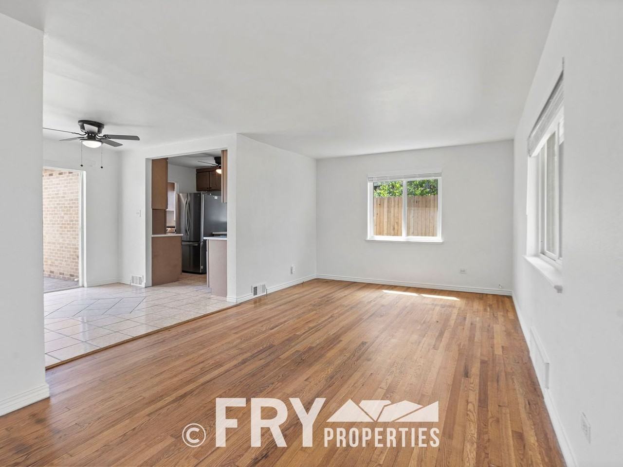 3446 N Adams St - Photo 5 of 30