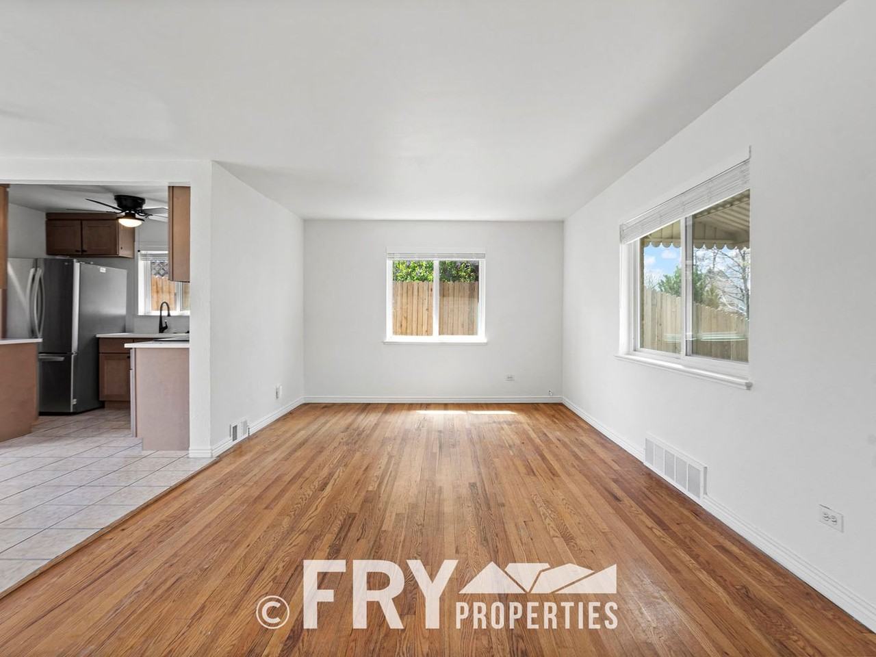 3446 N Adams St - Photo 7 of 30