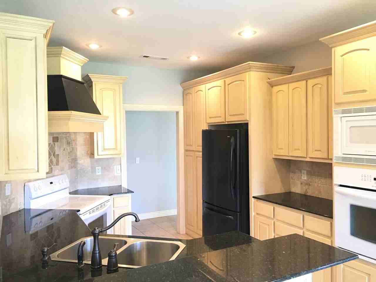 4506 W Flagstick Dr - Photo 4 of 17