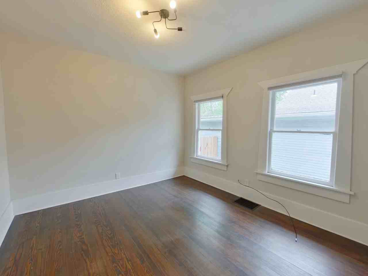 333 N Volutsia Ave - Photo 7 of 14