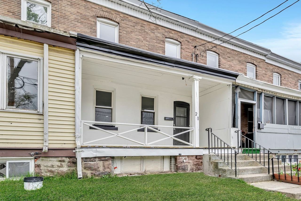 21 Adella Ave - Photo 2 of 16