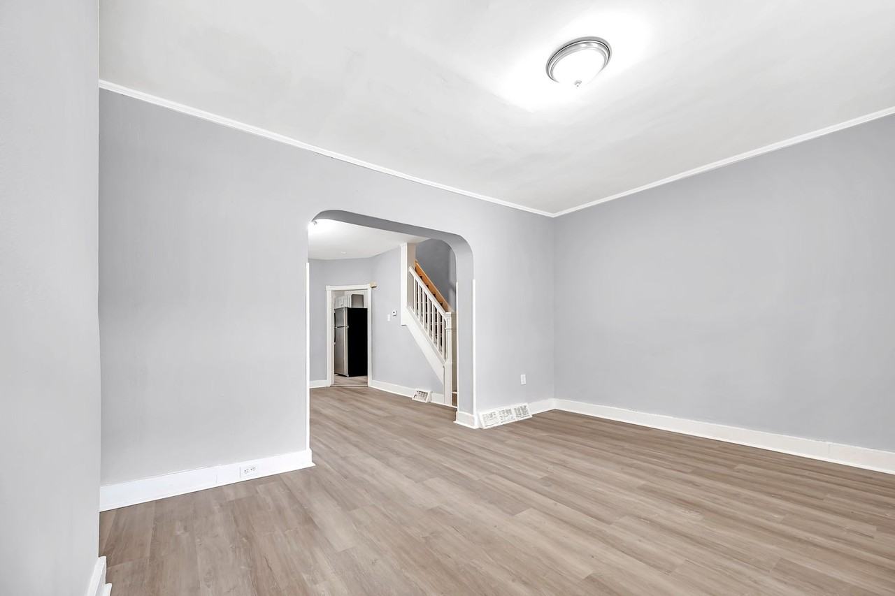 21 Adella Ave - Photo 6 of 16