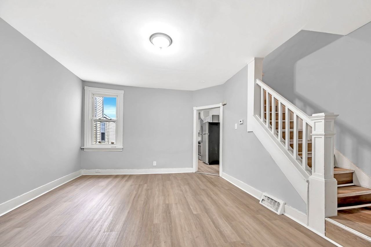 21 Adella Ave - Photo 7 of 16